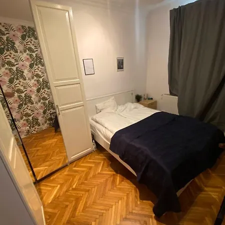 In The Center Of The “jungle” With Panorama Apartment *