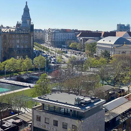 Apartment In The Center Of The “jungle” With Panorama Budapest